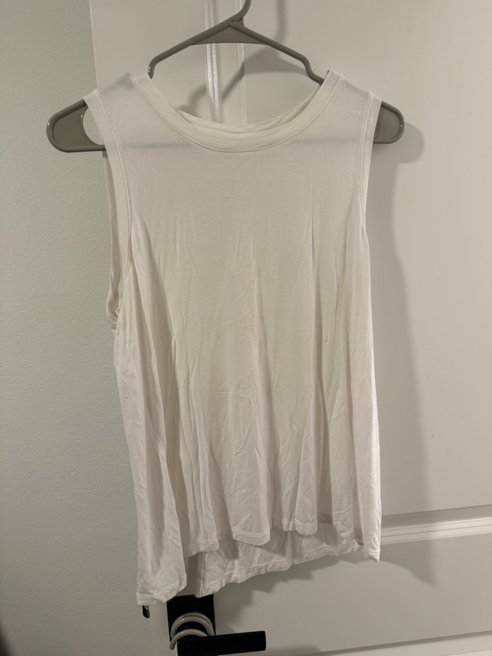 Halogen White Sleeveless Scoop Neck Tank